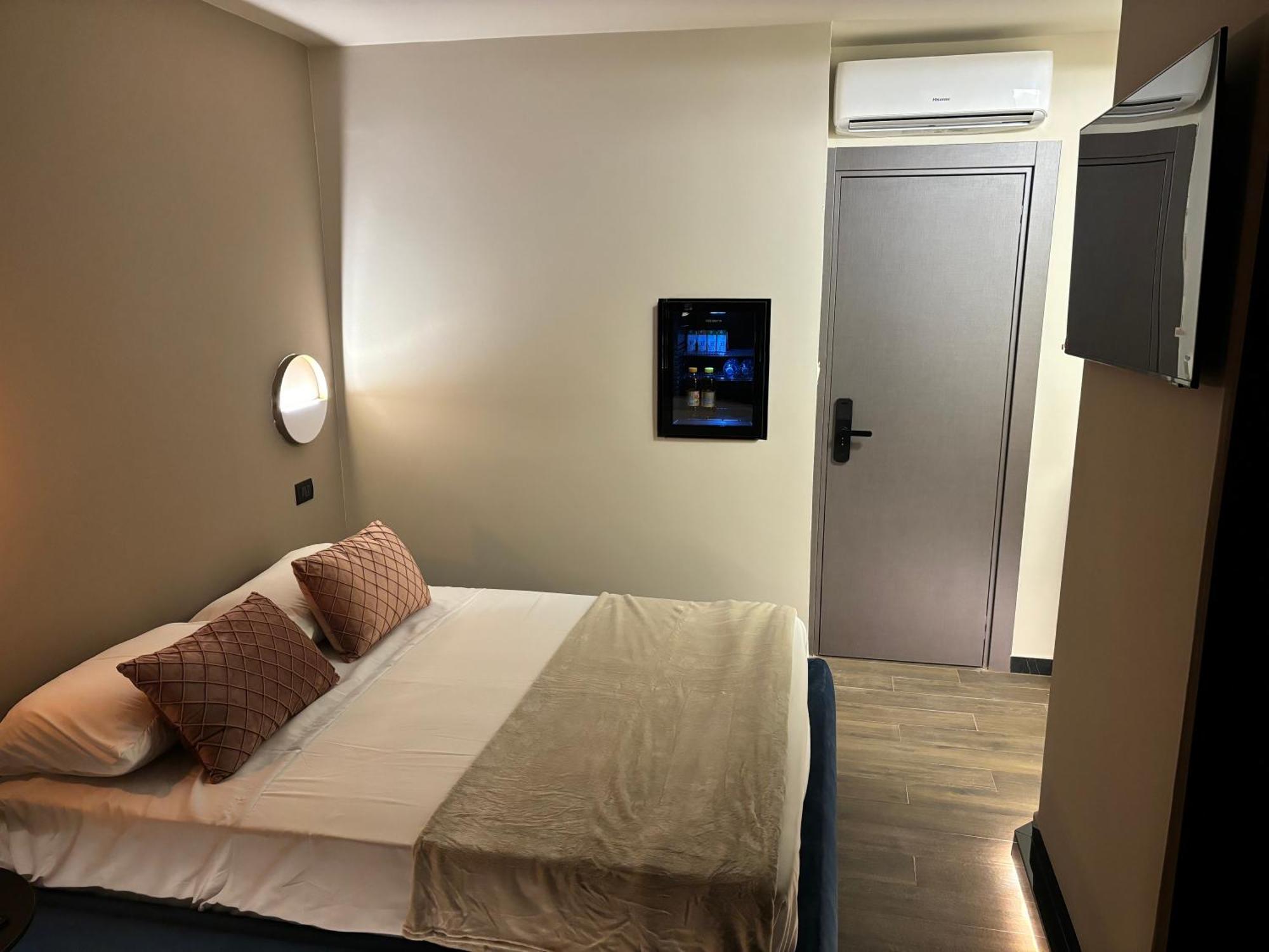 阿齐·卡斯特罗Cbh Sicitaly Group住宿加早餐旅馆 外观 照片